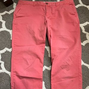 Old Navy Coral/Pink Size 14 Capris, in good condition, see note